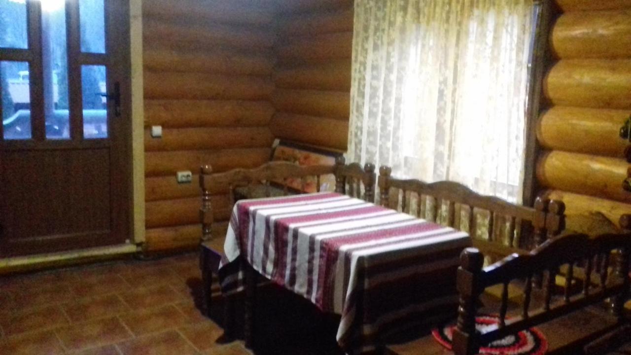 Затишний Будиночок Bukovets Exteriör bild